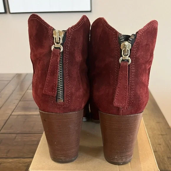 Clarks Burgundy Suede Ankle Boots – Size 8.5 - Picture 4 of 7